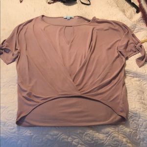 Keyhole top with sleeve tie details